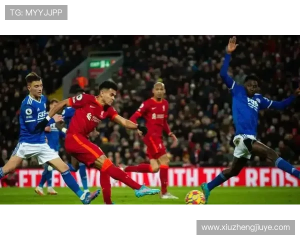 英超最新战报：曼联逆转利物浦锁定欧战席位震撼球迷